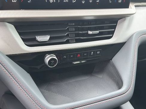 New 2026 Ford Explorer Active RWD image 33