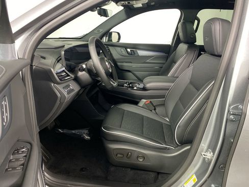 Used 2026 Buick Enclave Sport Touring w/ Power Package FWD image 11