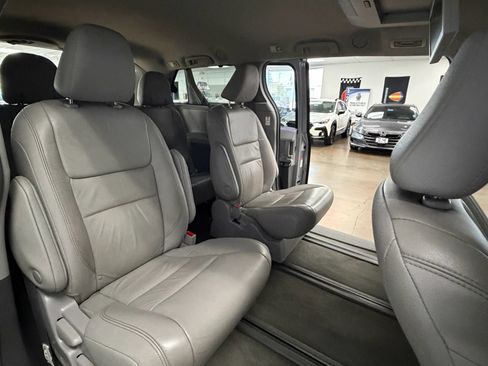 Used 2018 Toyota Sienna XLE Premium AWD/4WD image 22