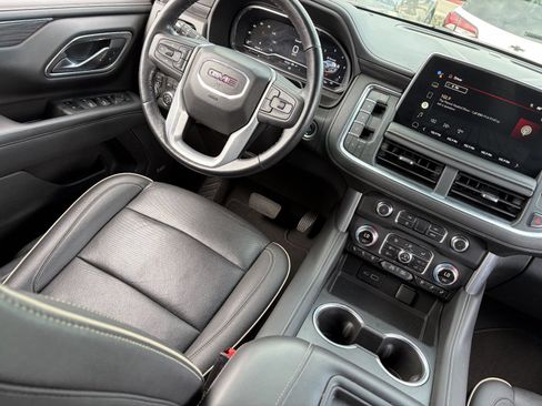 Certified 2022 GMC Yukon SLT w/ SLT Luxury Package AWD/4WD image 15