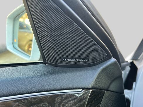 Used 2016 Mercedes-Benz E 350 Sedan image 25