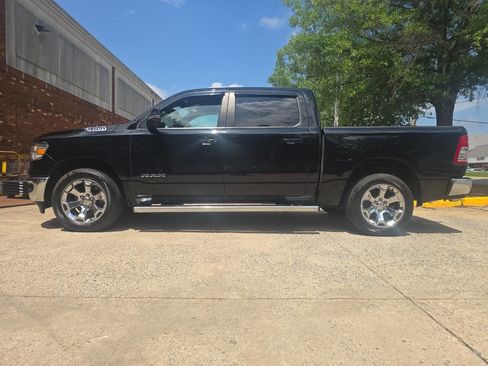 Used 2022 RAM 1500 Big Horn AWD/4WD image 6