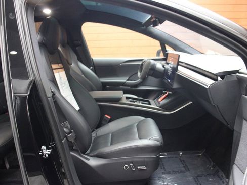 Used 2023 Tesla Model X image 30