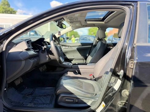 Used 2016 Honda Civic Touring image 9