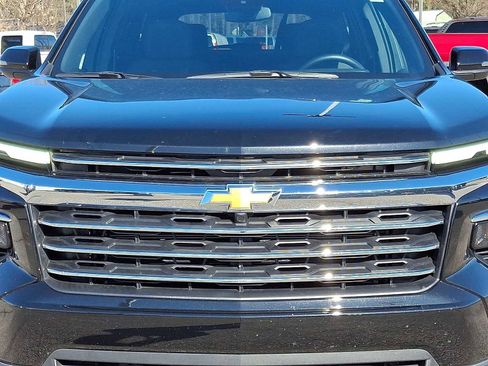 Used 2025 Chevrolet Traverse LT image 34