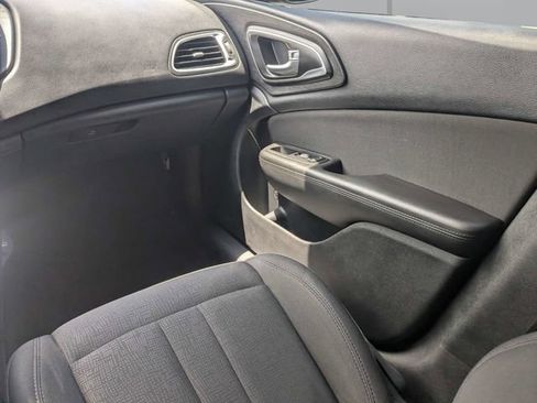 Used 2016 Chrysler 200 Limited w/ Anniversary Edition FWD image 15