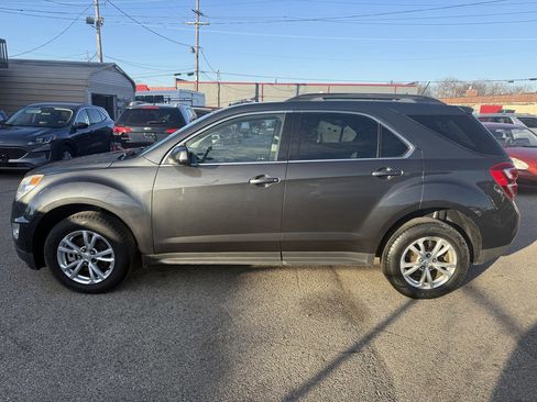 Used 2017 Chevrolet Equinox LT w/ Convenience Package image 3