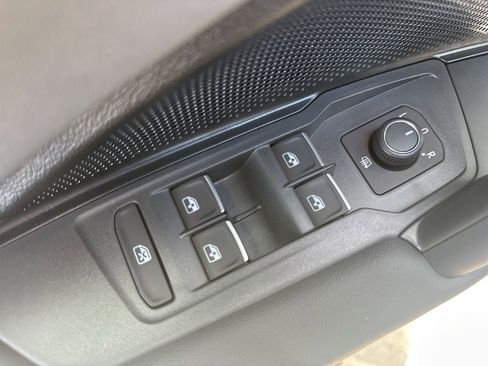 New 2026 Volkswagen Tiguan SE AWD/4WD image 11