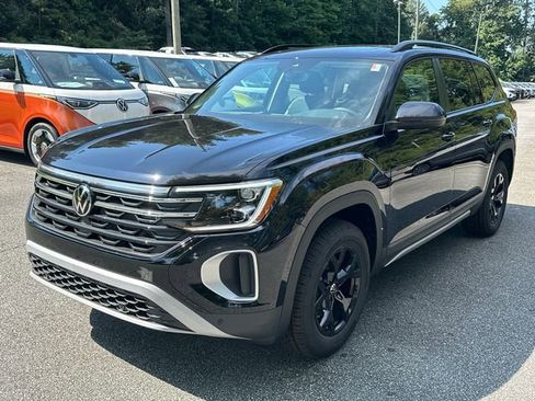 New 2026 Volkswagen Atlas Peak Edition AWD/4WD image 3