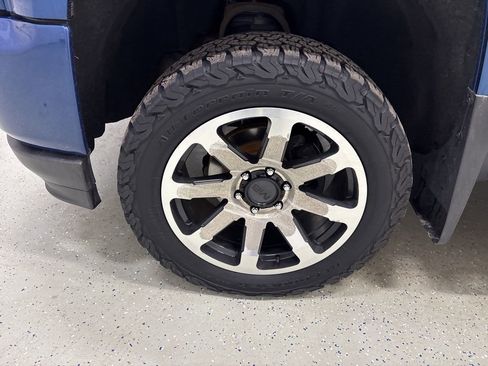 Used 2018 Chevrolet Silverado 1500 High Country image 12