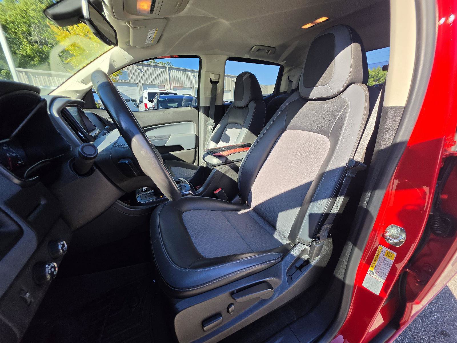 Used 2016 Chevrolet Colorado Z71 AWD/4WD image 16