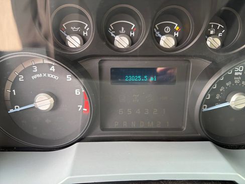 Used 2015 Ford F250 XL w/ Snow Plow Prep Package image 14