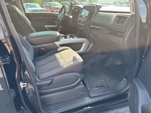 Used 2022 Nissan Titan SV w/ SV Convenience Package RWD image 17