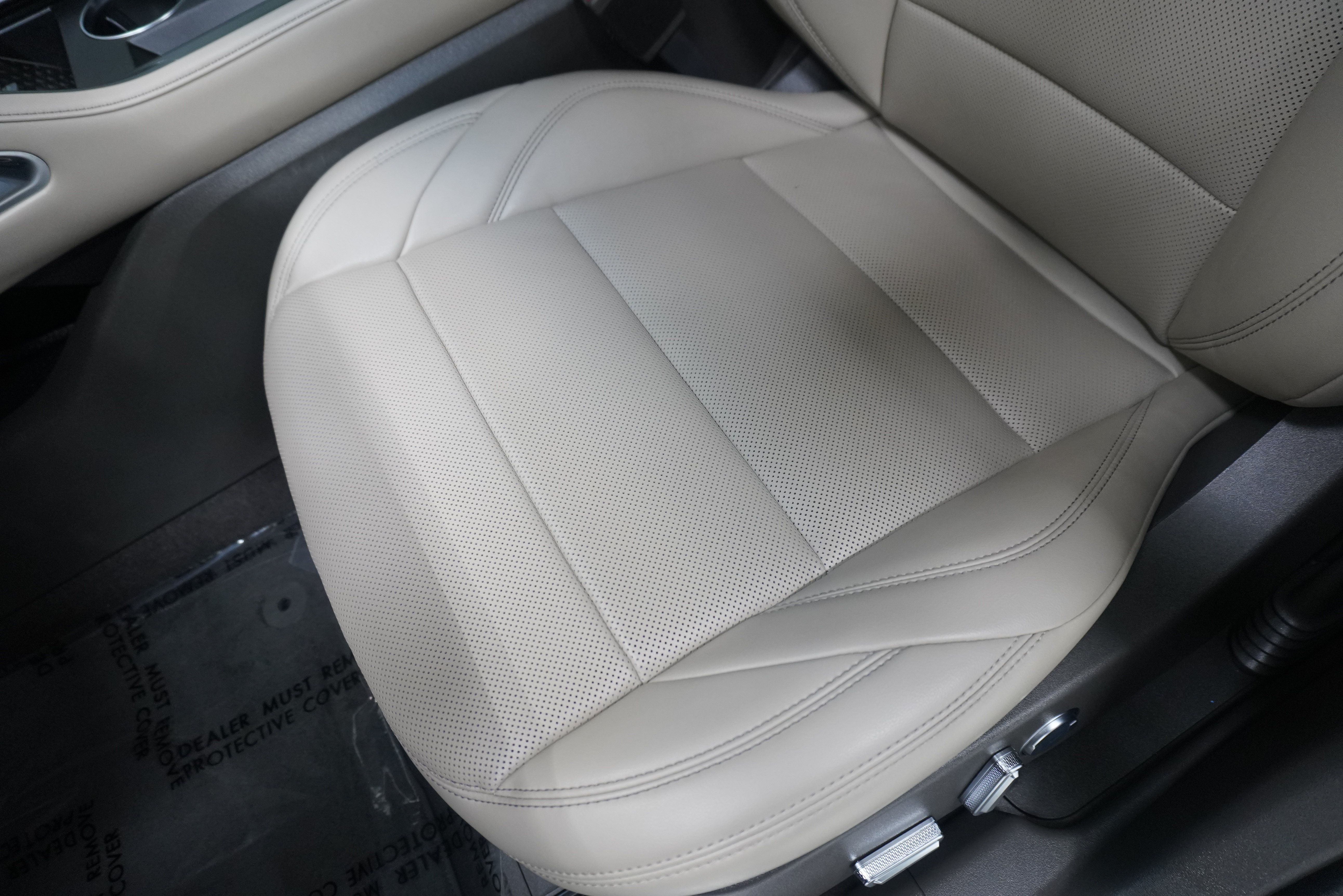 Used 2024 Lincoln Nautilus Premier AWD/4WD image 12