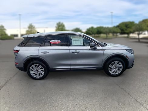 Certified 2023 Lincoln Corsair FWD image 8