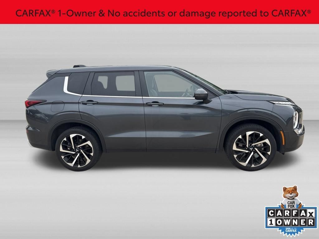 Used 2024 Mitsubishi Outlander SE AWD/4WD image 2
