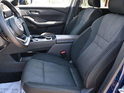 Used 2024 Nissan Rogue SV AWD/4WD image 7