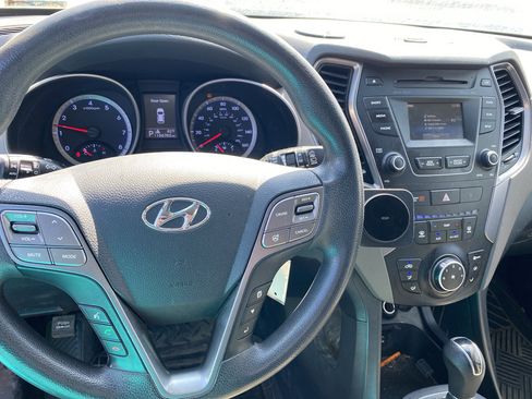Used 2016 Hyundai Santa Fe SE image 5