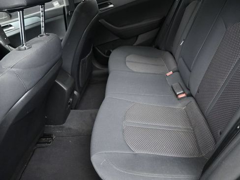 Used 2018 Hyundai Sonata SE FWD image 14