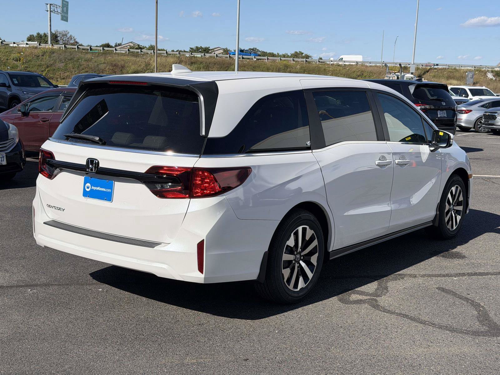 New 2027 Honda Odyssey Elite image 2