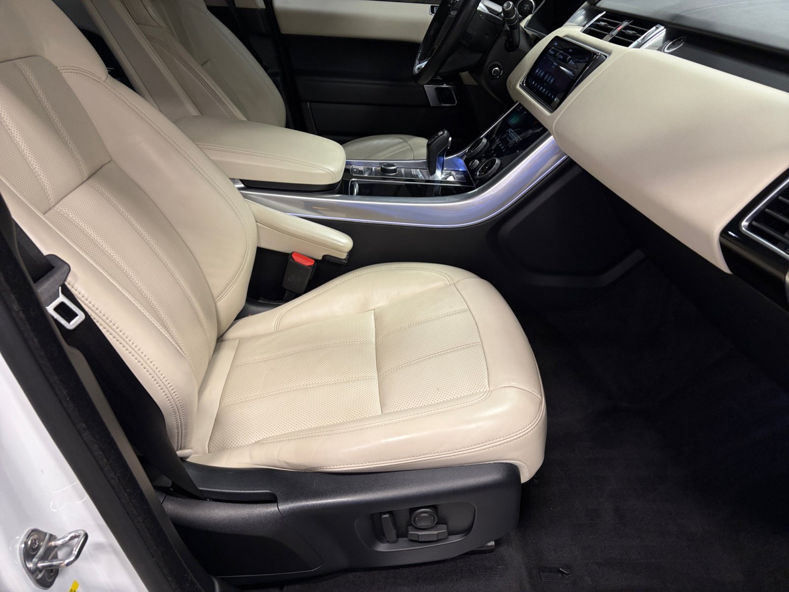 Used 2020 Land Rover Range Rover Sport HSE AWD/4WD image 19
