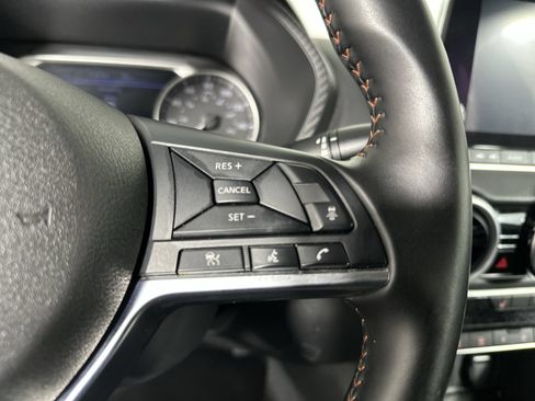 Used 2025 Nissan Sentra SR FWD image 8