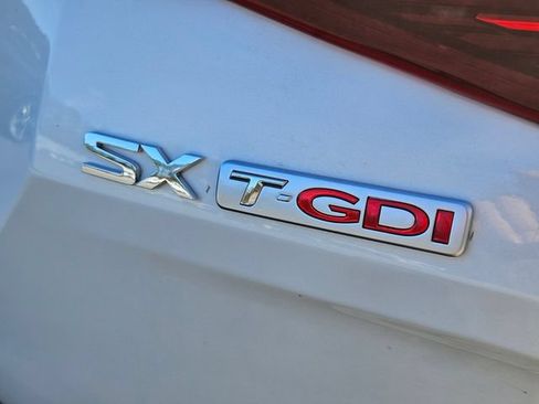 Used 2021 Kia Seltos SX w/ SX Sunroof Package AWD/4WD image 16