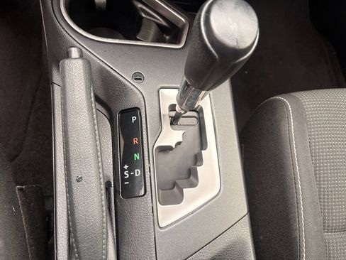 Used 2017 Toyota RAV4 XLE w/ Premium Special Value Package FWD image 20
