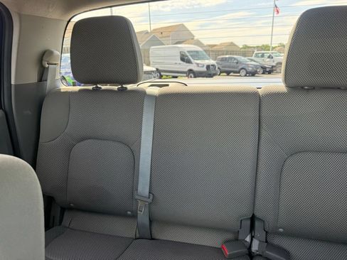 Used 2013 Nissan Frontier SV w/ SV Value Truck Pkg AWD/4WD image 33