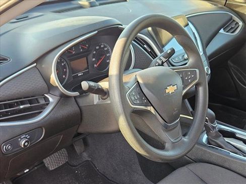 Used 2024 Chevrolet Malibu LT image 9