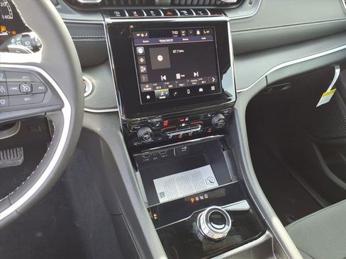 New 2026 Jeep Grand Cherokee L 4WD image 16