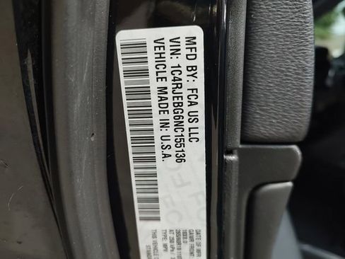 Certified 2022 Jeep Grand Cherokee Limited image 33