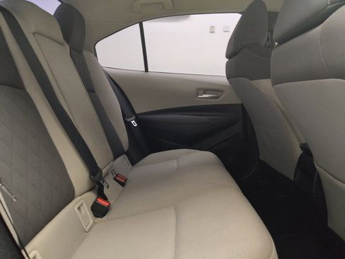 Used 2020 Toyota Corolla LE image 19