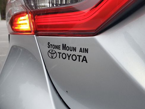 Used 2024 Toyota Camry SE image 8