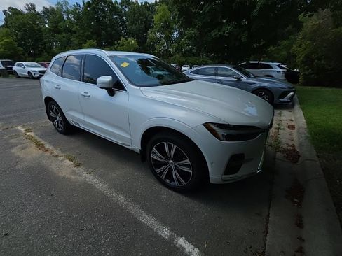 Used 2023 Volvo XC60 B5 Ultimate w/ Climate Package AWD/4WD image 2