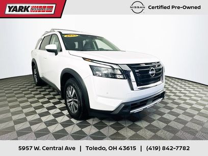 Used 2025 Nissan Pathfinder SL w/ Cargo Package
