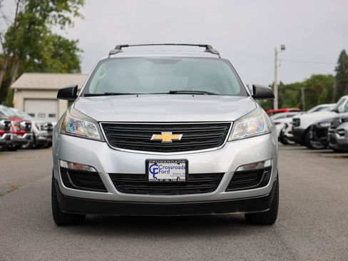 Used 2016 Chevrolet Traverse LS FWD image 2