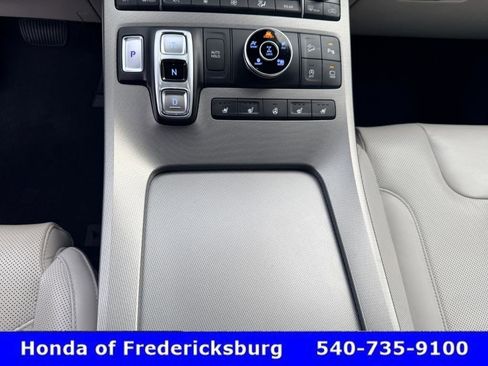 Used 2022 Hyundai Palisade Limited w/ Winter Package image 44