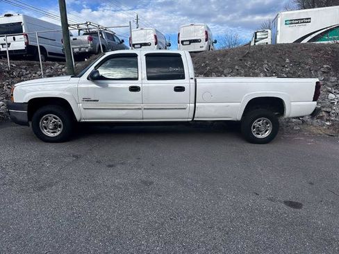 Used 2004 Chevrolet Silverado 2500 LT w/ Heavy-Duty Power Package AWD/4WD image 1