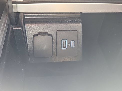 Used 2023 Ford Explorer Limited w/ Limited Technology Package AWD/4WD image 19