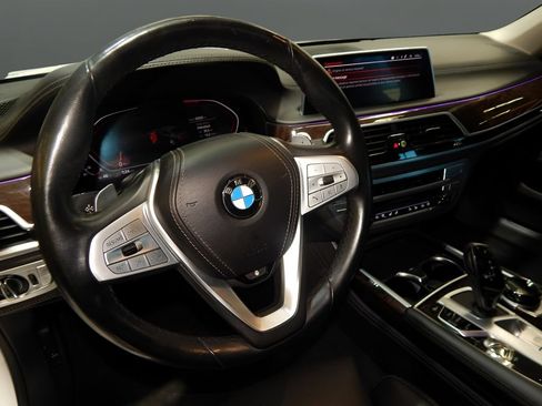 Used 2021 BMW 750i xDrive w/ Executive Package AWD/4WD image 14