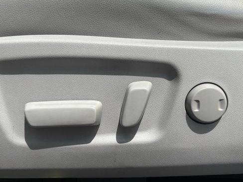 Used 2019 Toyota Highlander Limited image 10