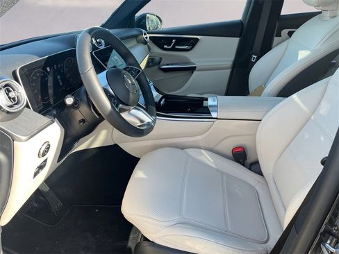 Certified 2025 Mercedes-Benz GLC 300 GLC 300 image 9