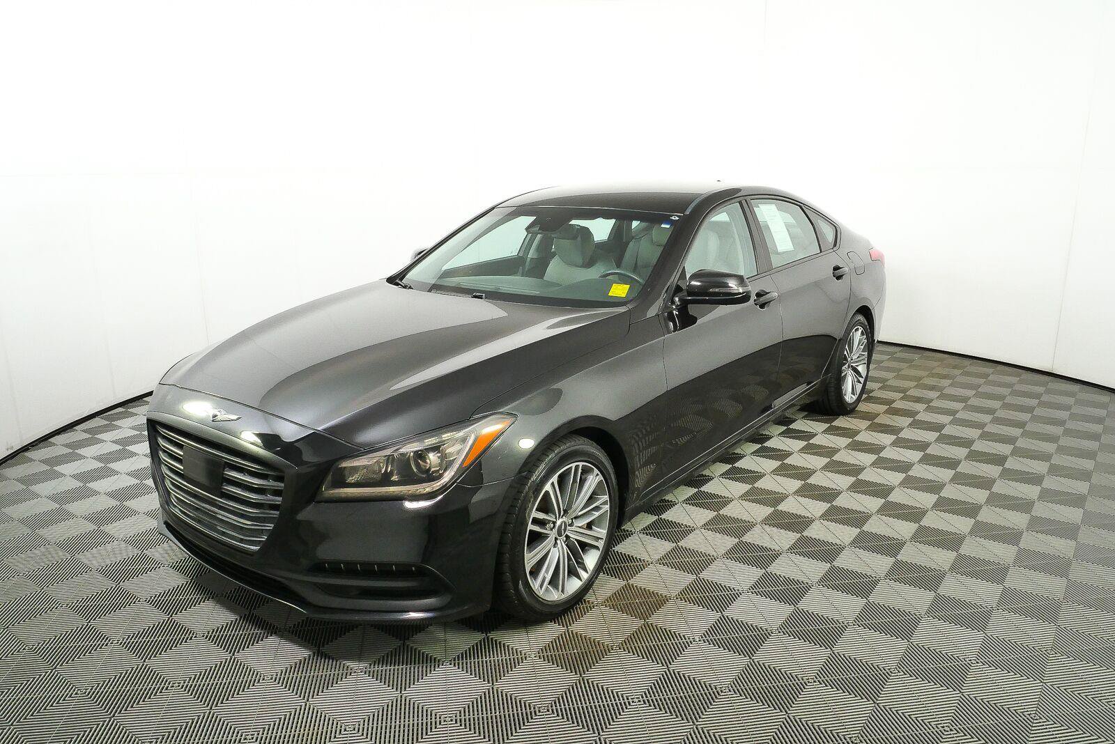 Used 2018 Genesis G80 3.8 RWD image 23