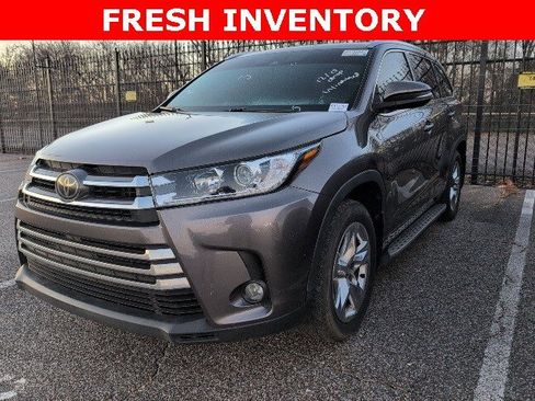 Used 2019 Toyota Highlander Limited image 1