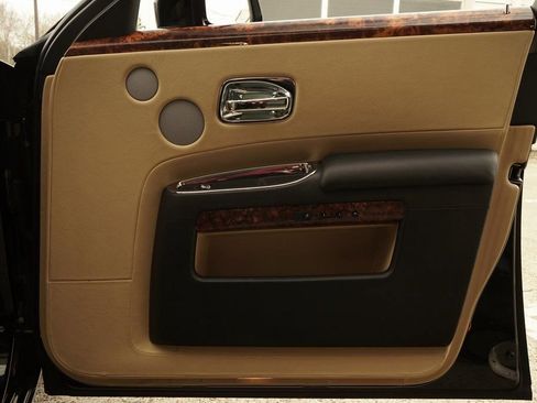 Used 2013 Rolls-Royce Ghost image 25