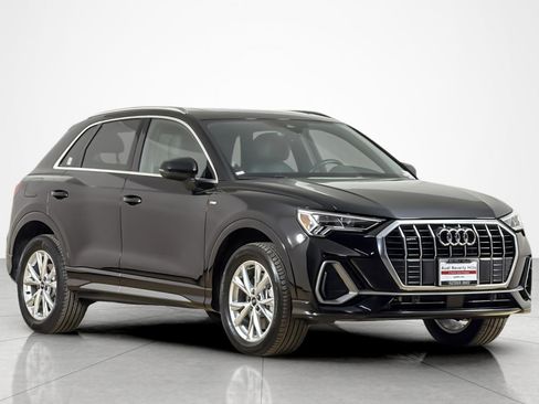 Used 2023 Audi Q3 2.0T Premium w/ Convenience Package AWD/4WD image 7
