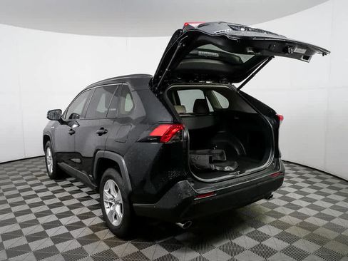 Used 2021 Toyota RAV4 XLE w/ Convenience Package image 30