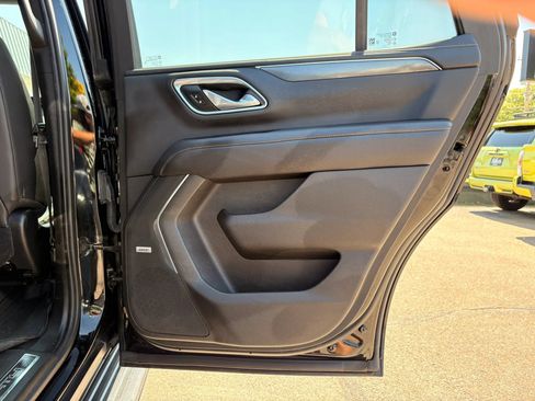 Used 2021 GMC Yukon AT4 w/ Rear Media and Nav Package AWD/4WD image 9