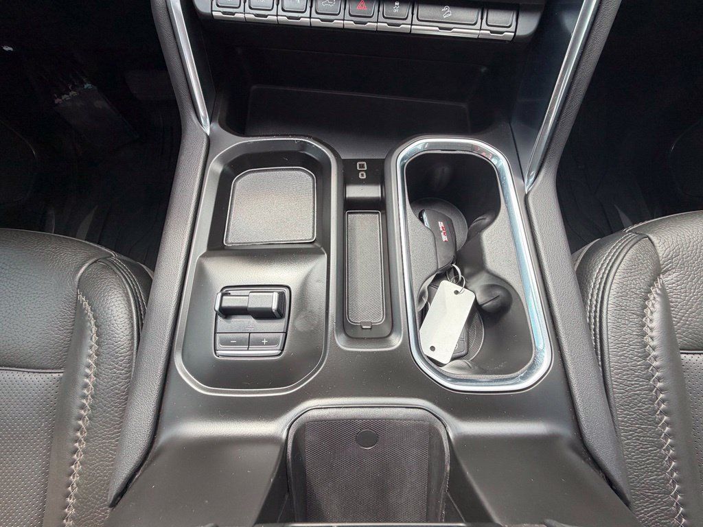 Used 2025 GMC Sierra 2500 Denali AWD/4WD image 12